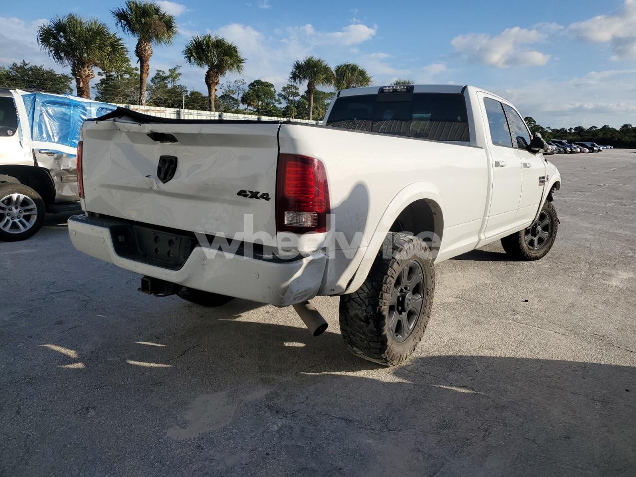 Photo 3 of 2018 RAM 3500 LARAMIE (VIN 3C63R3JL4JG422550)