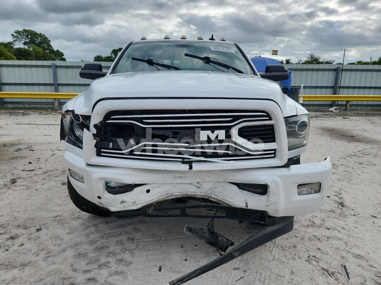 Photo 5 of 2018 RAM 3500 LARAMIE (VIN 3C63R3JL4JG422550)