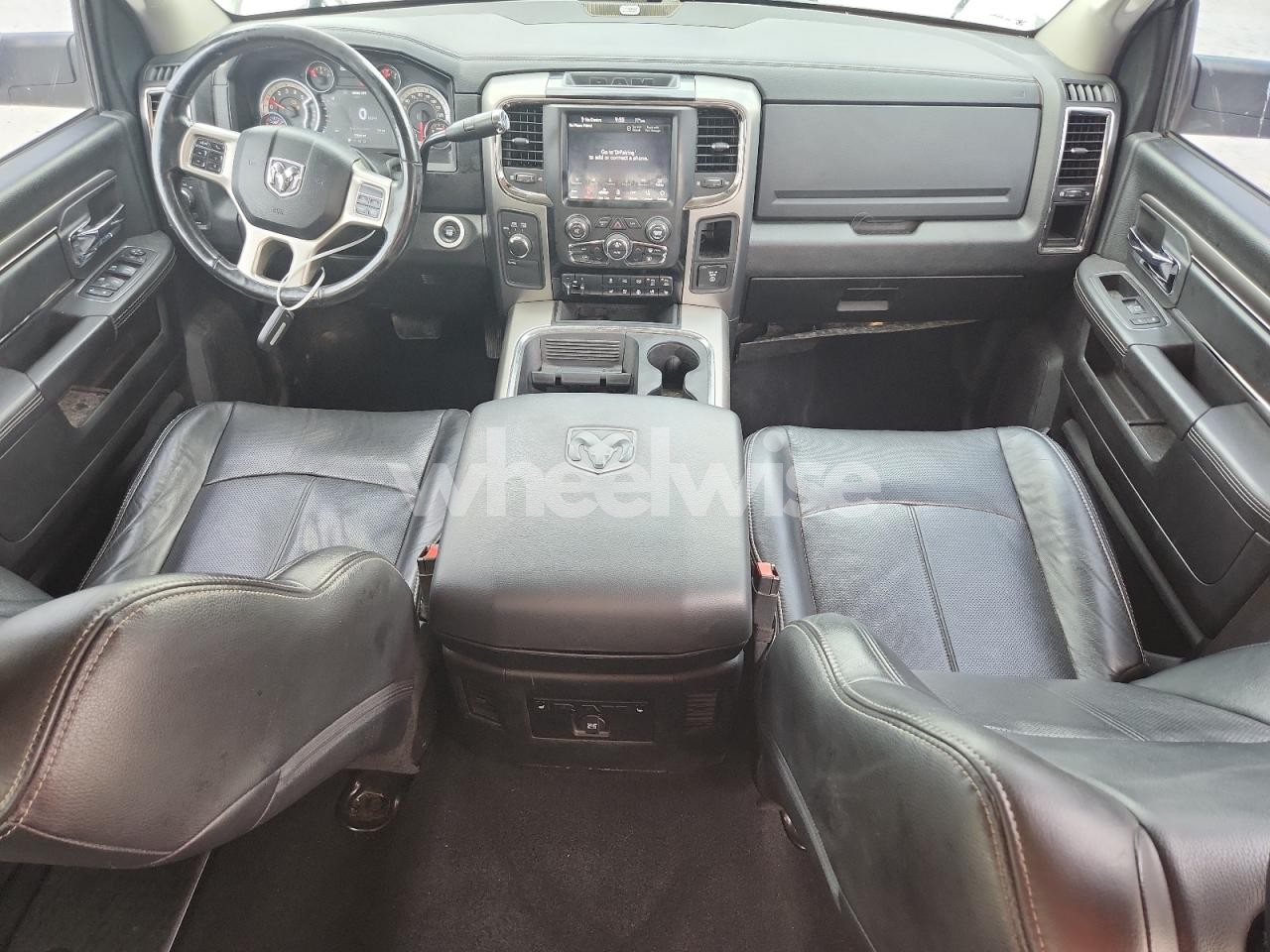 Photo 8 of 2018 RAM 3500 LARAMIE (VIN 3C63R3JL4JG422550)