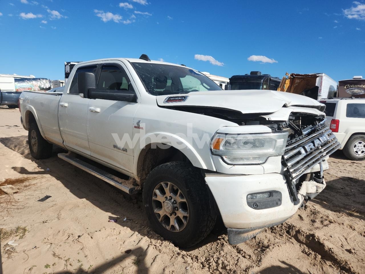 Photo 4 of 2019 RAM 3500 LARAMIE (VIN 3C63R3JL8KG726238)