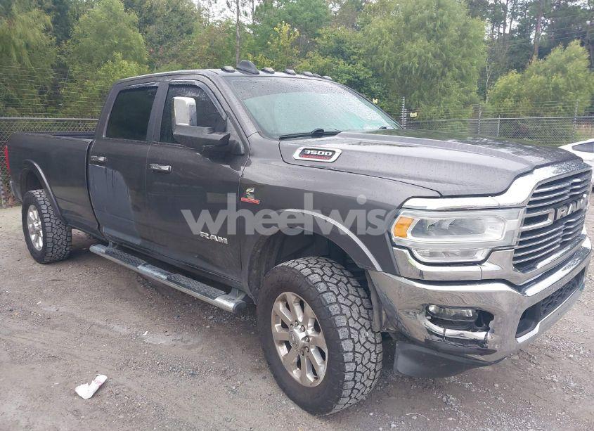 2019 Ram 3500 LARAMIE 4X4 8' BOX (VIN 3C63R3JL9KG549635) main photo