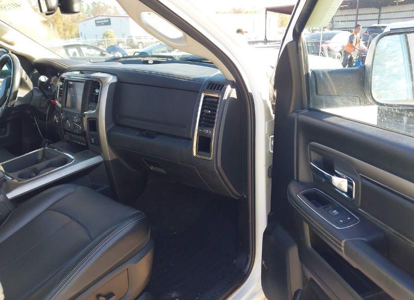 Photo 5 of 2018 Ram 3500 LARAMIE 4X4 6'4 BOX (VIN 3C63R3ML5JG132300)