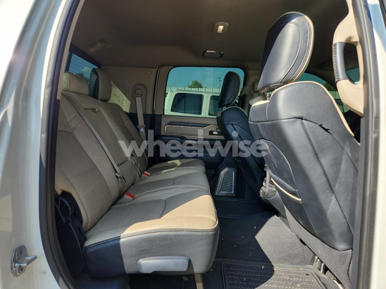 Photo 10 of 2019 RAM 3500 LIMITED (VIN 3C63R3PL1KG558417)