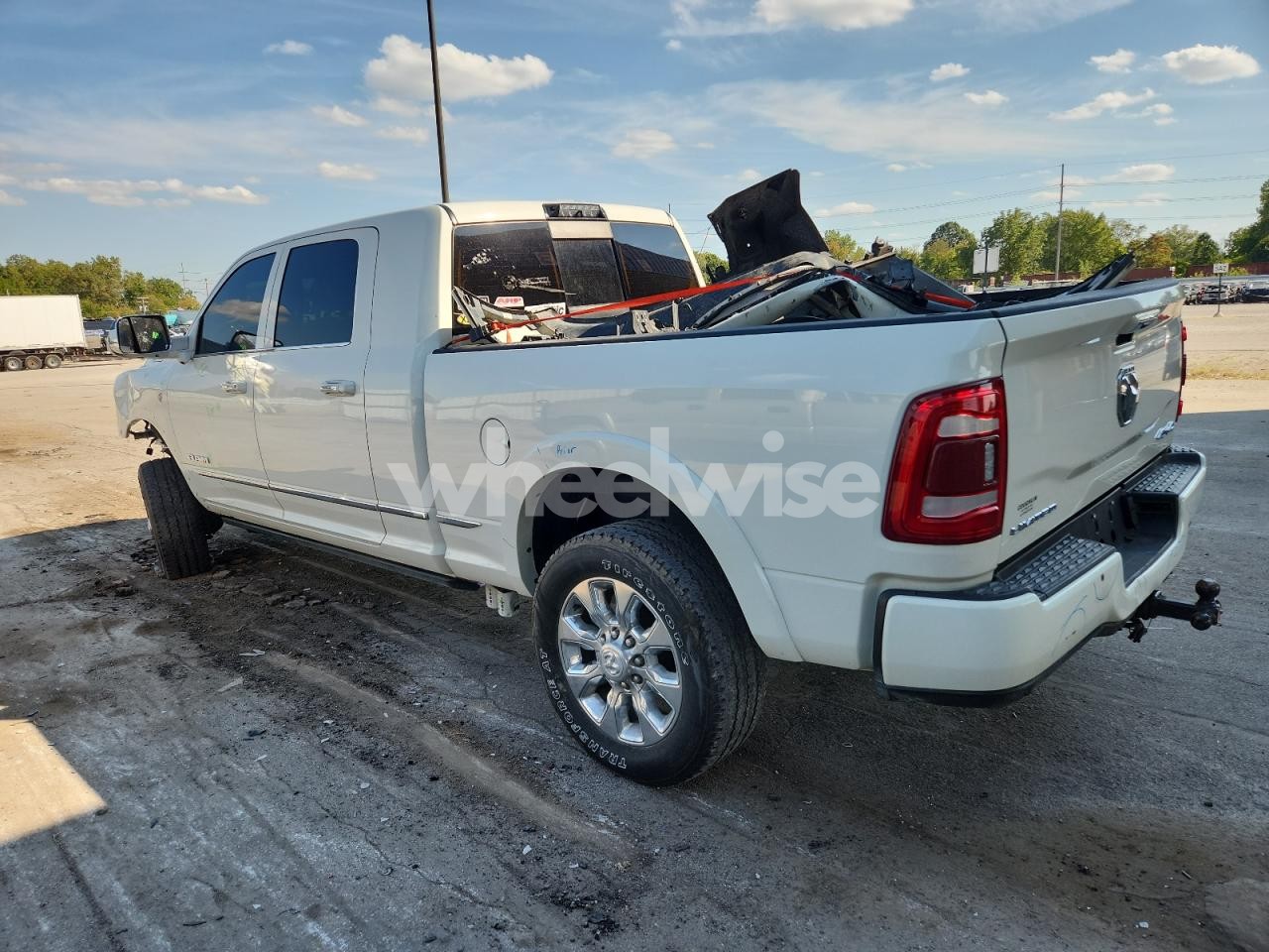 Photo 2 of 2019 RAM 3500 LIMITED (VIN 3C63R3PL1KG558417)