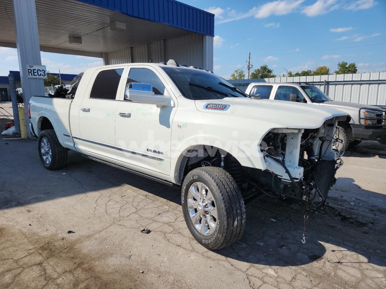 Photo 4 of 2019 RAM 3500 LIMITED (VIN 3C63R3PL1KG558417)