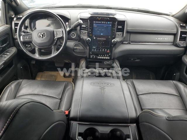 Photo 2 of 2024 RAM 3500 LIMITED N/A (VIN 3C63R3RL5RG190945)