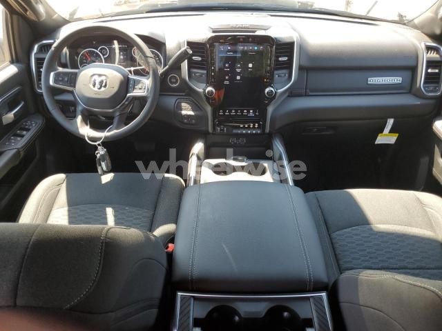 Photo 5 of 2025 RAM 2500 BIG HORN (VIN 3C63R5DL3SG582329)