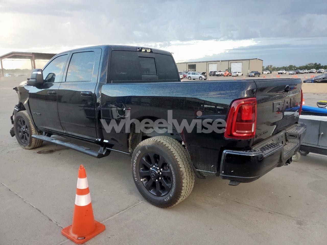 Photo 2 of 2025 RAM 2500 LARAMIE (VIN 3C63R5FL0SG502563)