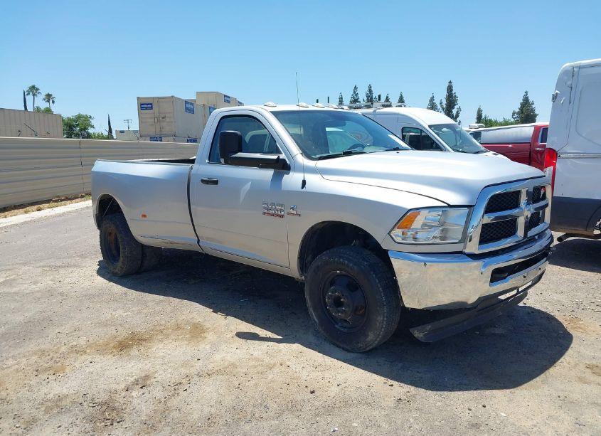 2018 Ram 3500 TRADESMAN REGULAR CAB 4X2 8' BOX (VIN 3C63RPALXJG141635) main photo