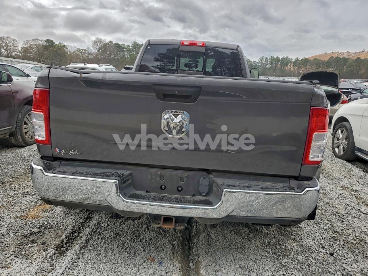 Photo 6 of 2019 RAM 3500 TRADESMAN (VIN 3C63RPGL5KG636401)