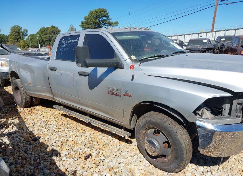 Photo 13 of 2018 Ram 3500 TRADESMAN 4X2 8' BOX (VIN 3C63RPGL8JG360598)