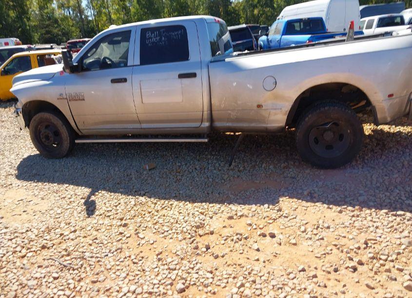 Photo 14 of 2018 Ram 3500 TRADESMAN 4X2 8' BOX (VIN 3C63RPGL8JG360598)