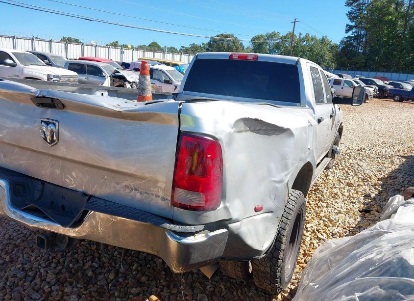 Photo 4 of 2018 Ram 3500 TRADESMAN 4X2 8' BOX (VIN 3C63RPGL8JG360598)