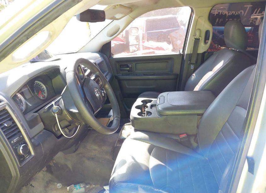 Photo 6 of 2018 Ram 3500 TRADESMAN 4X2 8' BOX (VIN 3C63RPGL8JG360598)