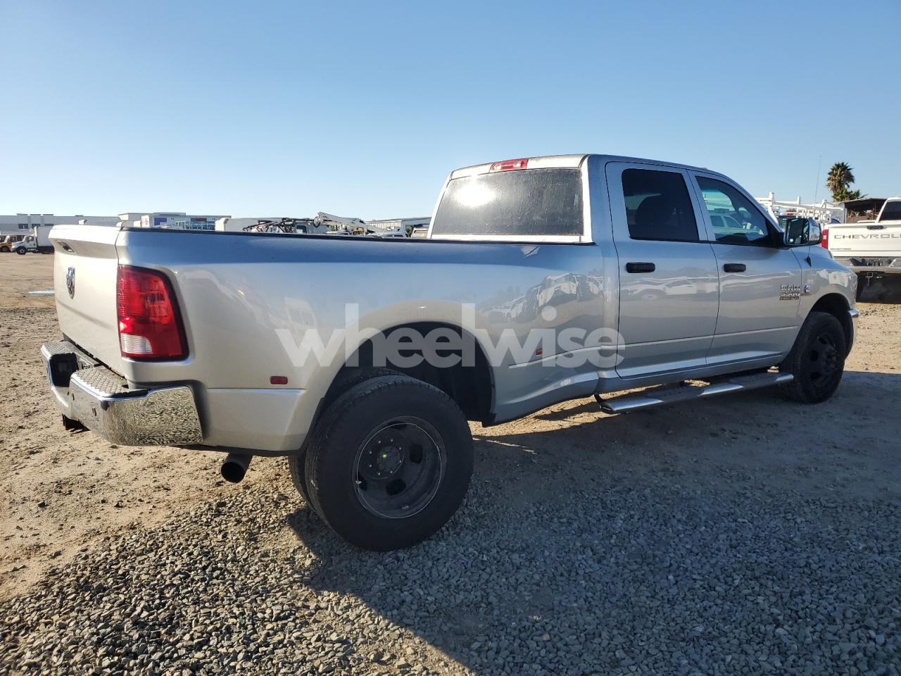 Photo 3 of 2016 RAM 3500 CREW LONG 4X2 D (VIN 3C63RPGL9GG208063)