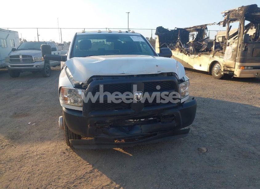 Photo 12 of 2018 Ram 3500 TRADESMAN (VIN 3C63RPGLXJG274192)