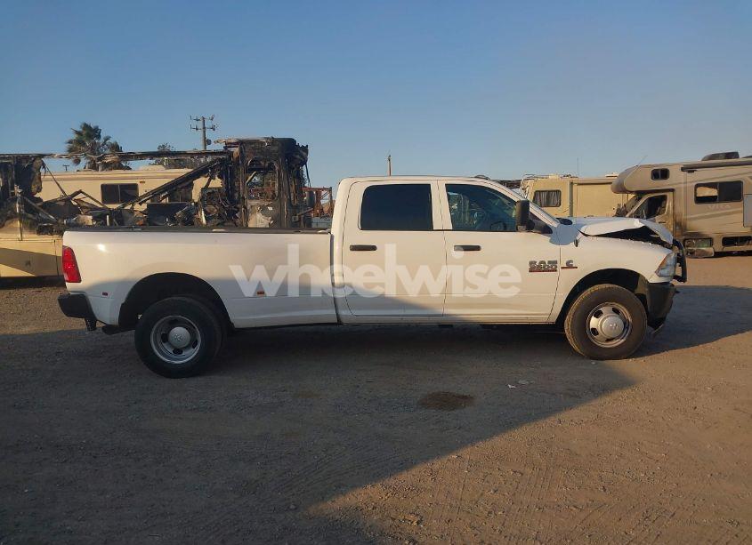 Photo 13 of 2018 Ram 3500 TRADESMAN (VIN 3C63RPGLXJG274192)