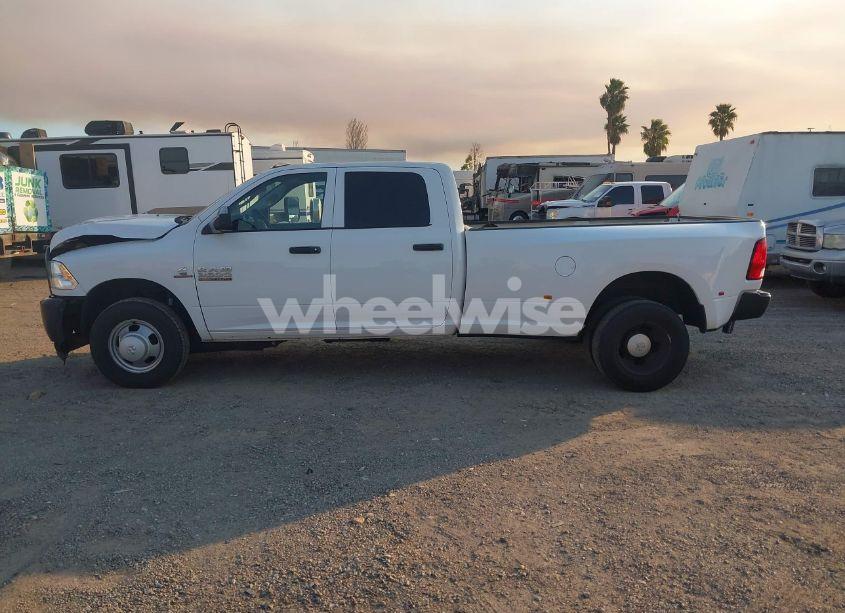 Photo 14 of 2018 Ram 3500 TRADESMAN (VIN 3C63RPGLXJG274192)