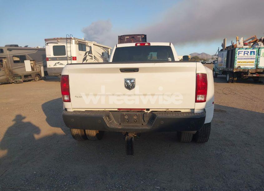 Photo 15 of 2018 Ram 3500 TRADESMAN (VIN 3C63RPGLXJG274192)