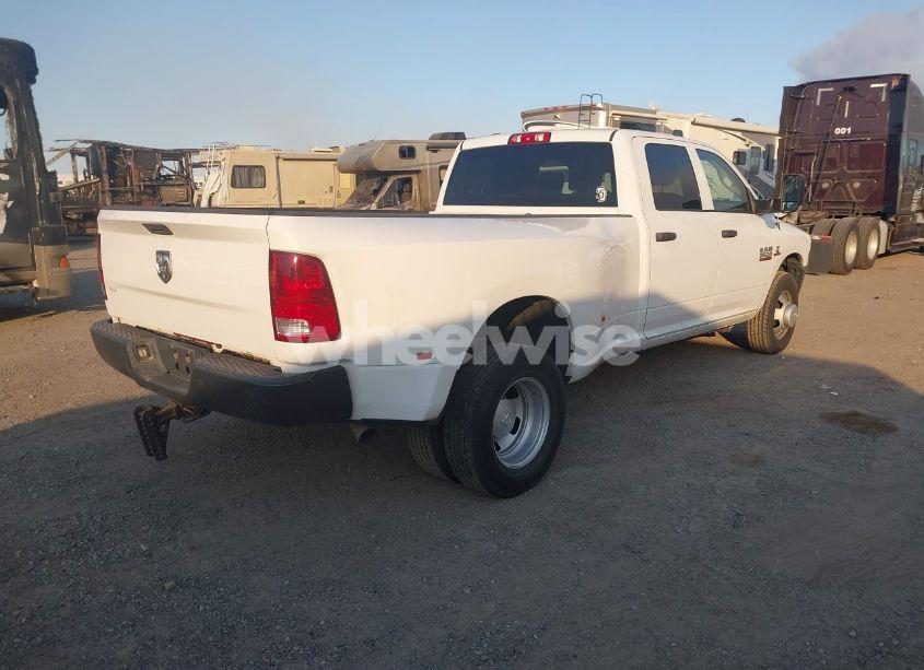 Photo 4 of 2018 Ram 3500 TRADESMAN (VIN 3C63RPGLXJG274192)