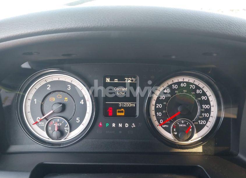 Photo 5 of 2018 Ram 3500 TRADESMAN (VIN 3C63RPGLXJG274192)