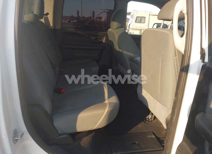 Photo 7 of 2018 Ram 3500 TRADESMAN (VIN 3C63RPGLXJG274192)