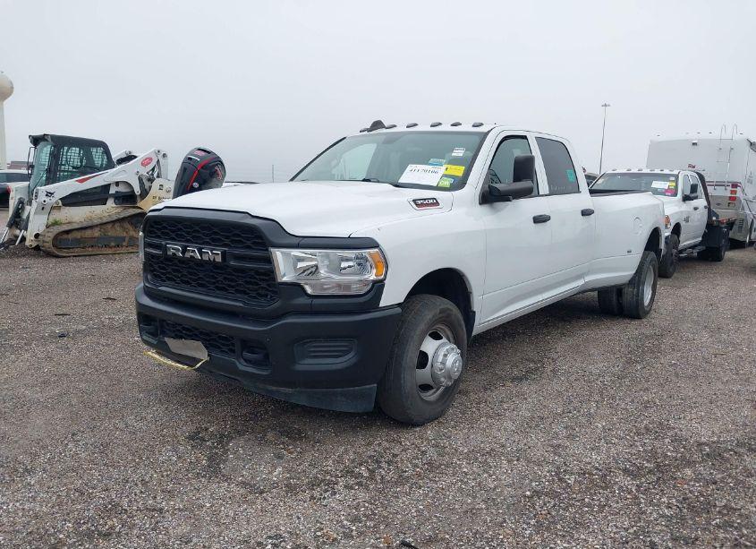 Photo 2 of 2020 Ram 3500 TRADESMAN 4X2 8' BOX (VIN 3C63RPGLXLG271893)
