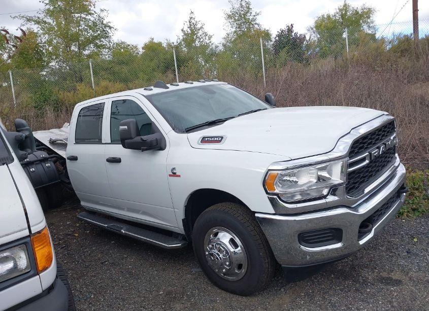 2024 Ram 3500 TRADESMAN 4X4 8' BOX (VIN 3C63RRGL0RG273348) main photo