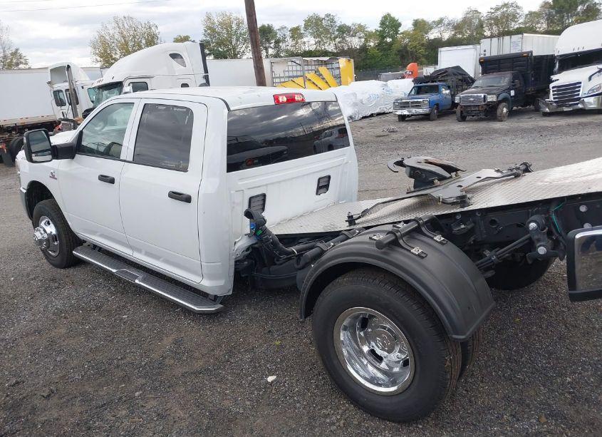 Photo 3 of 2024 Ram 3500 TRADESMAN 4X4 8' BOX (VIN 3C63RRGL0RG273348)