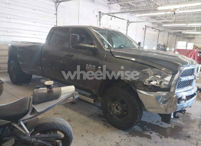 2018 Ram 3500 TRADESMAN (VIN 3C63RRGL1JG267093) main photo