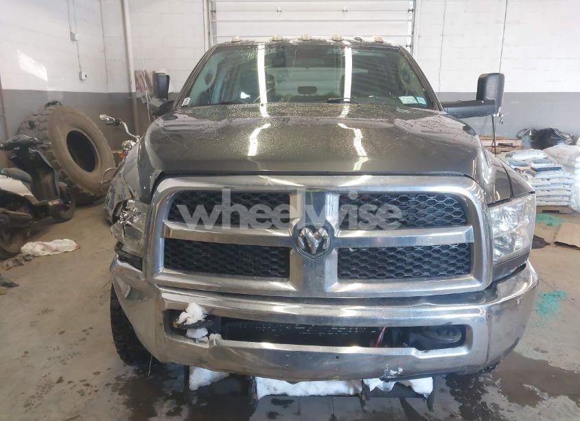 Photo 12 of 2018 Ram 3500 TRADESMAN (VIN 3C63RRGL1JG267093)