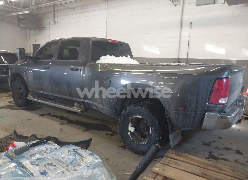 Photo 3 of 2018 Ram 3500 TRADESMAN (VIN 3C63RRGL1JG267093)