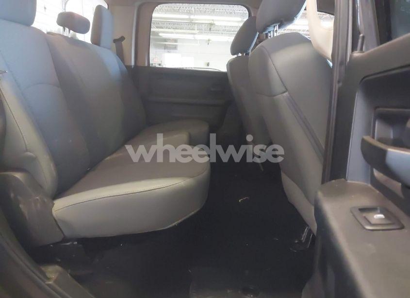 Photo 8 of 2018 Ram 3500 TRADESMAN (VIN 3C63RRGL1JG267093)