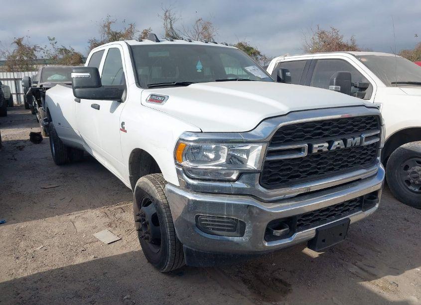 2024 Ram 3500 TRADESMAN (VIN 3C63RRGL1RG121143) main photo