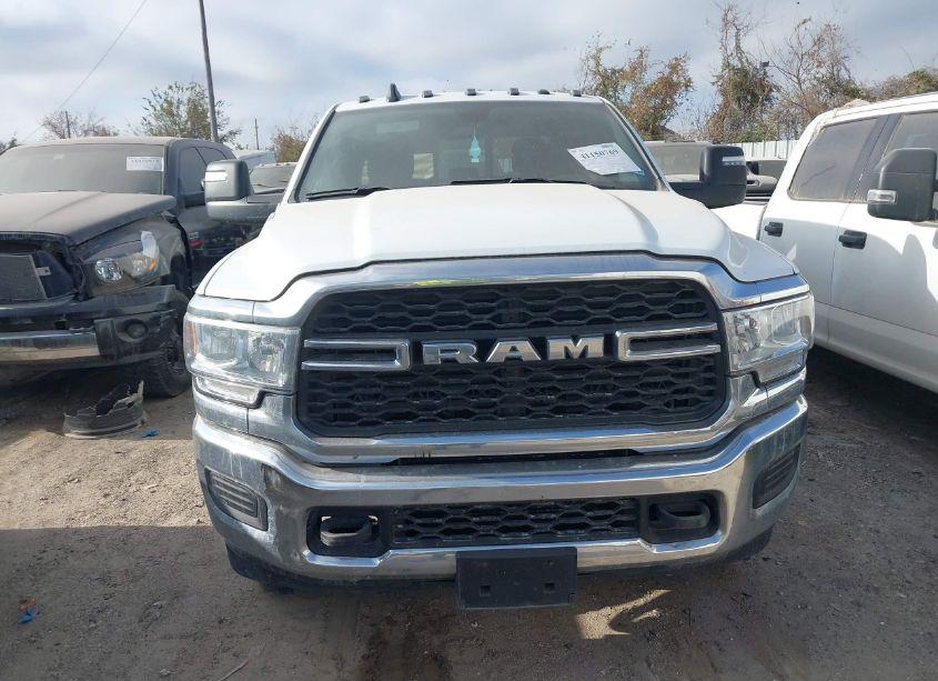 Photo 12 of 2024 Ram 3500 TRADESMAN (VIN 3C63RRGL1RG121143)