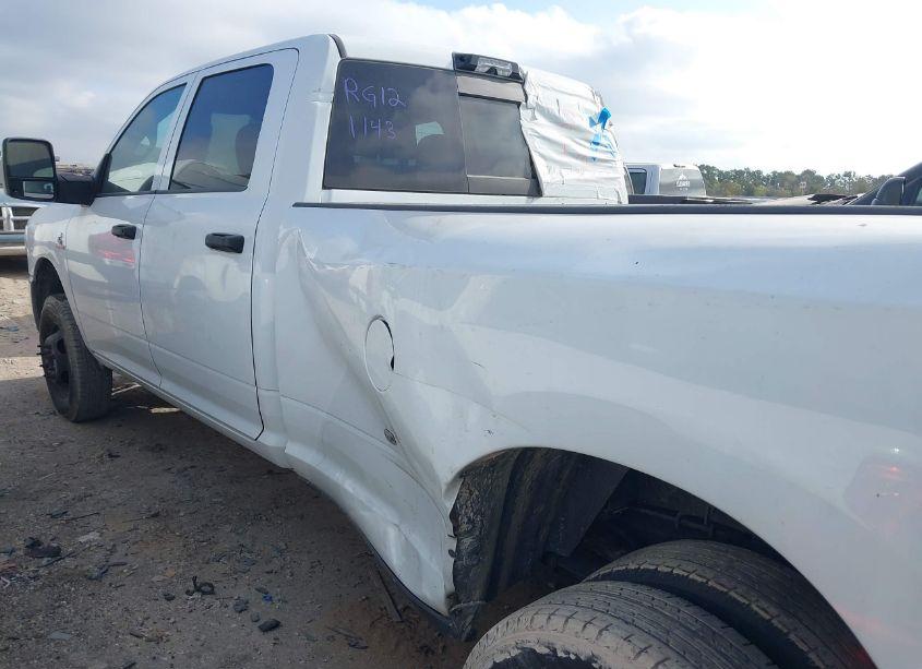 Photo 14 of 2024 Ram 3500 TRADESMAN (VIN 3C63RRGL1RG121143)