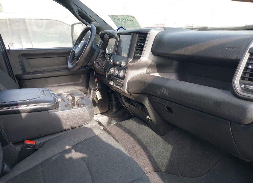 Photo 7 of 2024 Ram 3500 TRADESMAN (VIN 3C63RRGL1RG121143)