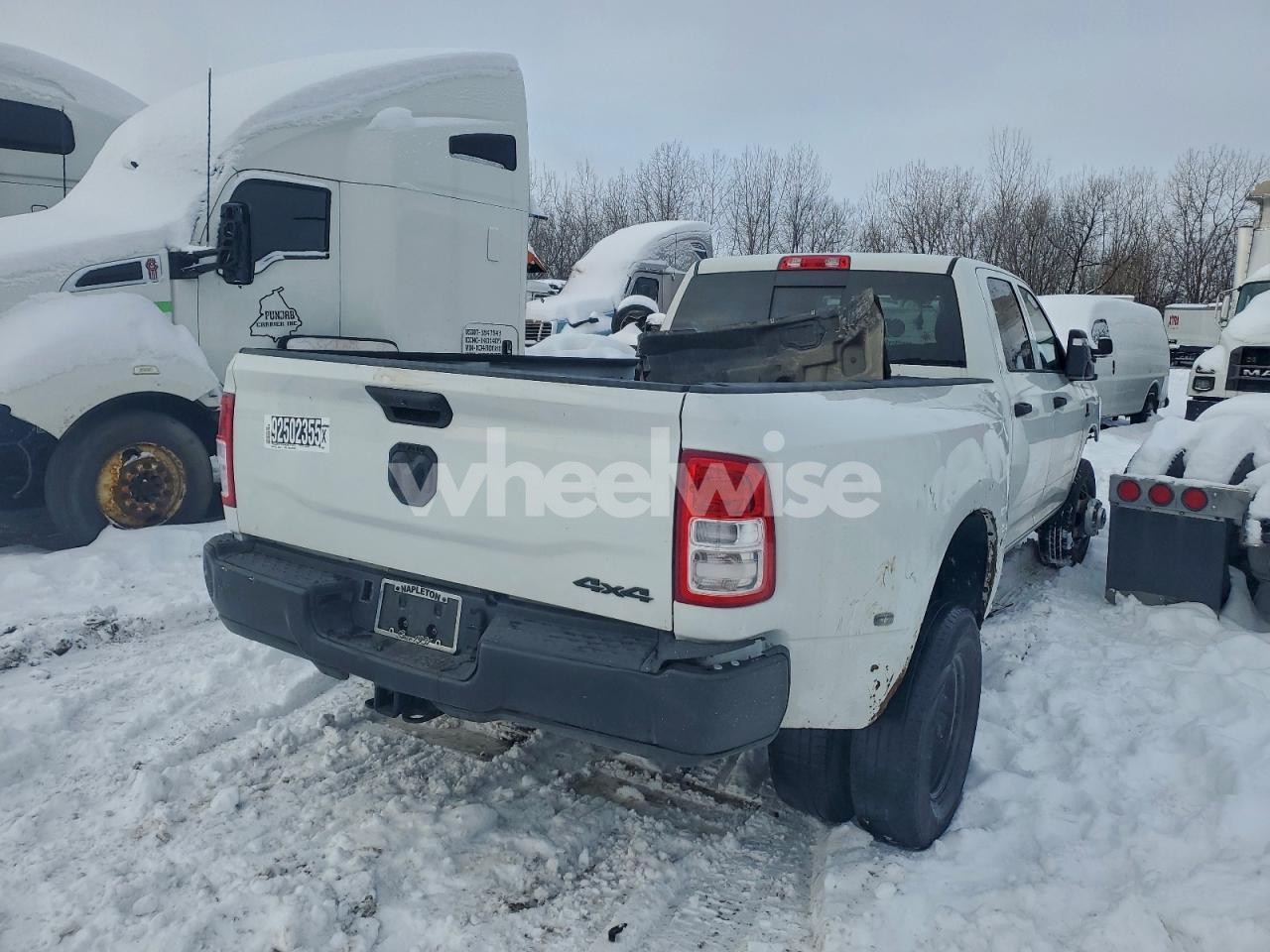 Photo 3 of 2024 RAM 3500 TRADESMAN (VIN 3C63RRGL2RG368963)
