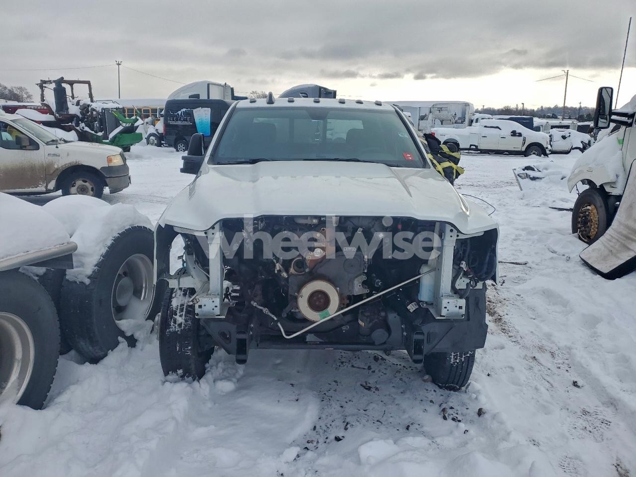 Photo 5 of 2024 RAM 3500 TRADESMAN (VIN 3C63RRGL2RG368963)