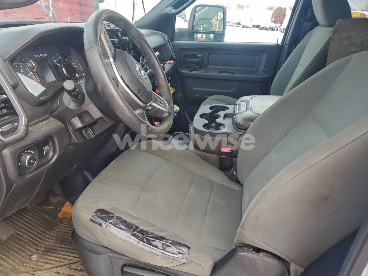 Photo 7 of 2024 RAM 3500 TRADESMAN (VIN 3C63RRGL2RG368963)