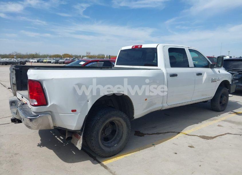 Photo 4 of 2018 Ram 3500 TRADESMAN (VIN 3C63RRGL3JG271193)