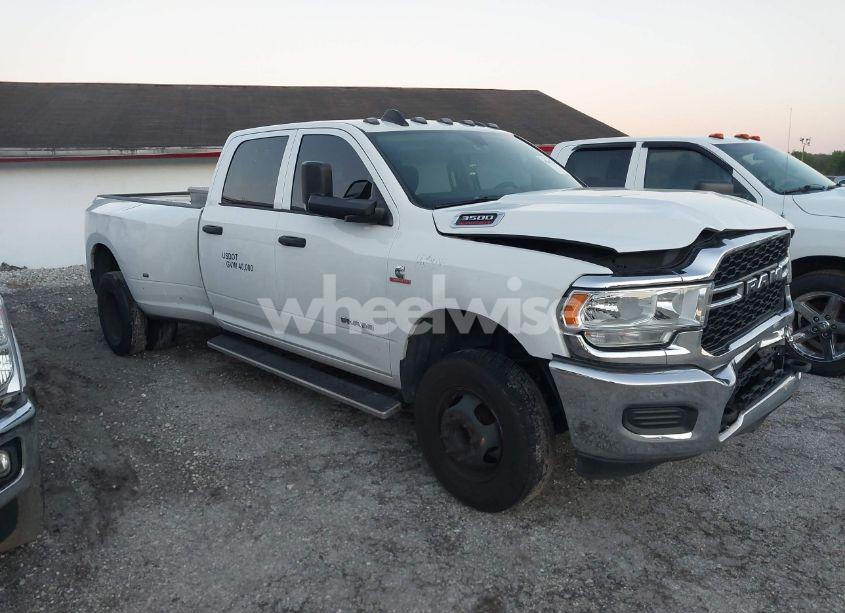 2019 Ram 3500 TRADESMAN 4X4 8' BOX (VIN 3C63RRGL3KG591762) main photo