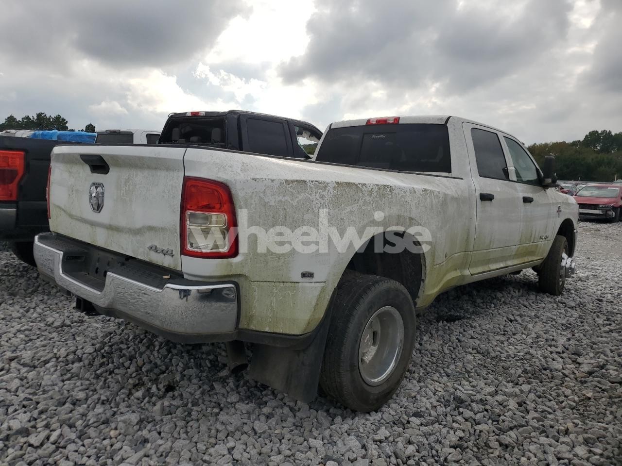 Photo 3 of 2020 RAM 3500 TRADESMAN N/A (VIN 3C63RRGL3LG114380)