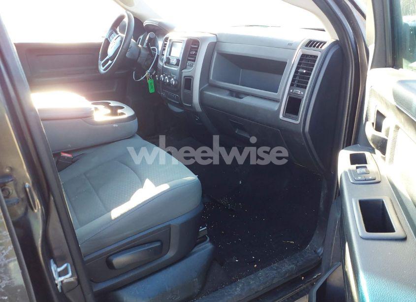 Photo 6 of 2016 Ram 3500 TRADESMAN (VIN 3C63RRGL4GG296502)