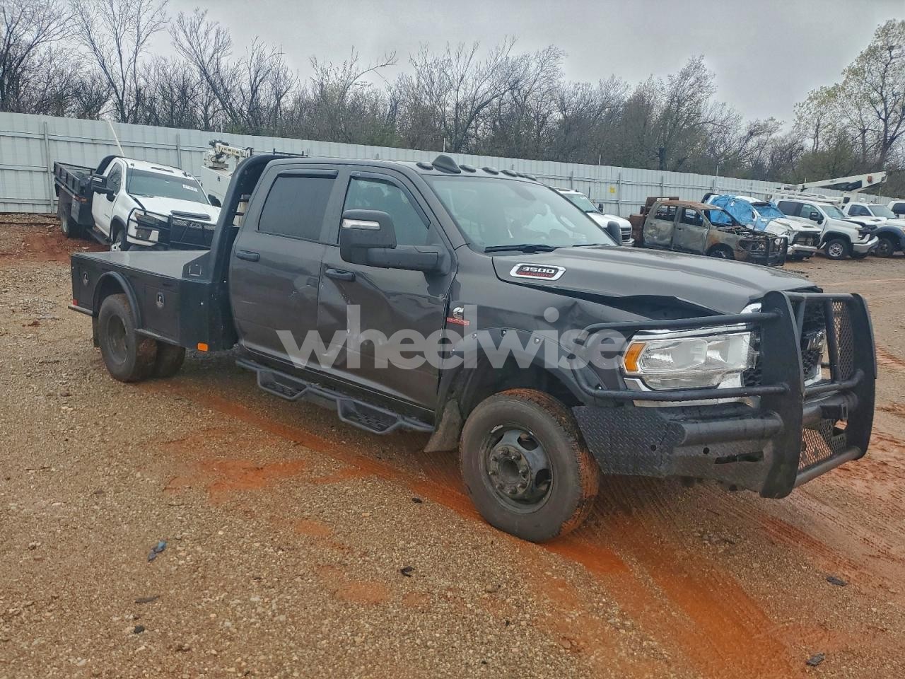 Photo 4 of 2024 RAM 3500 TRADESMAN (VIN 3C63RRGL4RG167503)
