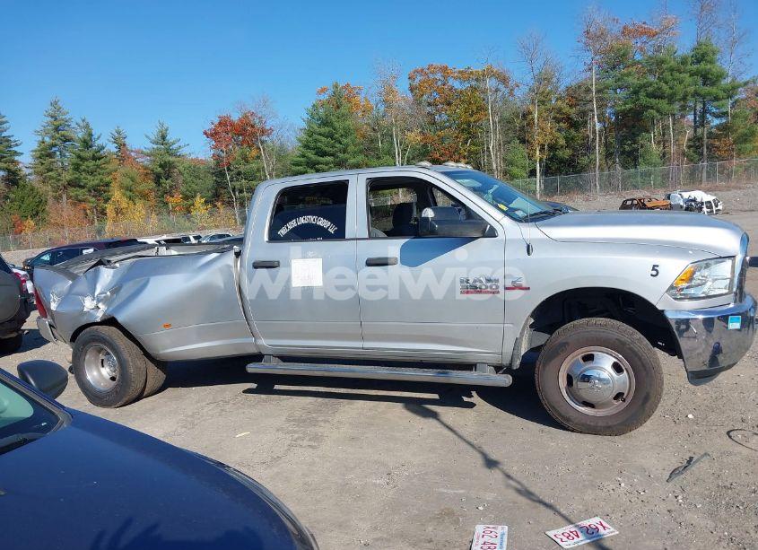 Photo 13 of 2014 Ram 3500 TRADESMAN (VIN 3C63RRGL5EG201135)
