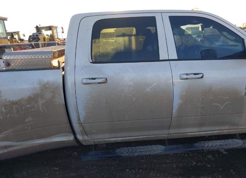 Photo 13 of 2014 Ram 3500 TRADESMAN (VIN 3C63RRGL6EG275387)