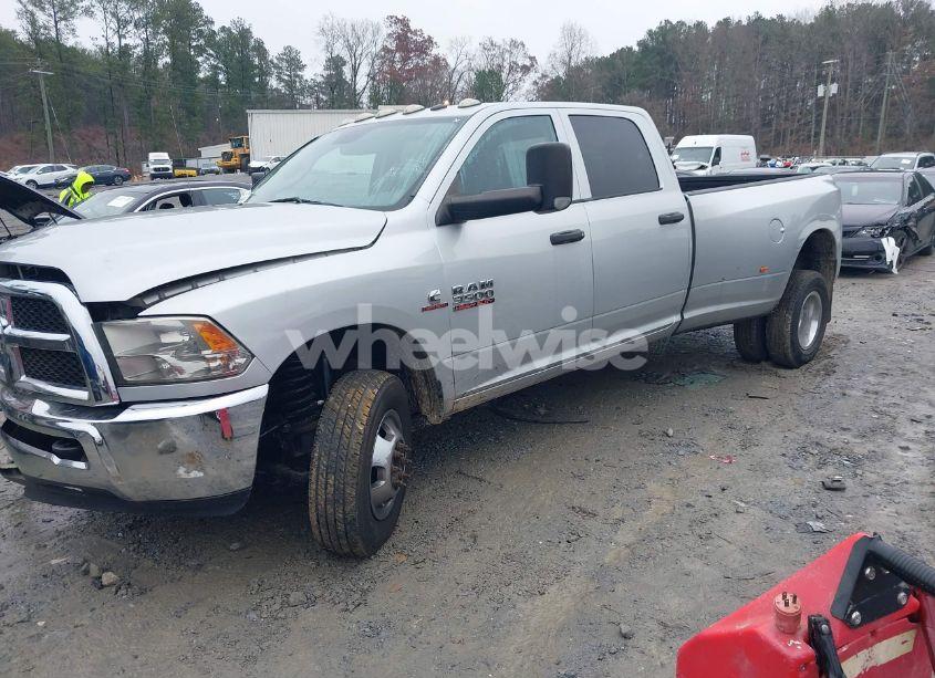 Photo 2 of 2016 Ram 3500 TRADESMAN (VIN 3C63RRGL6GG355310)