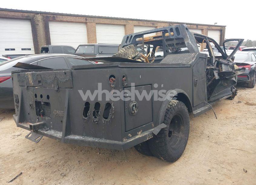 Photo 3 of 2018 Ram 3500 TRADESMAN 4X4 8' BOX (VIN 3C63RRGL6JG319558)