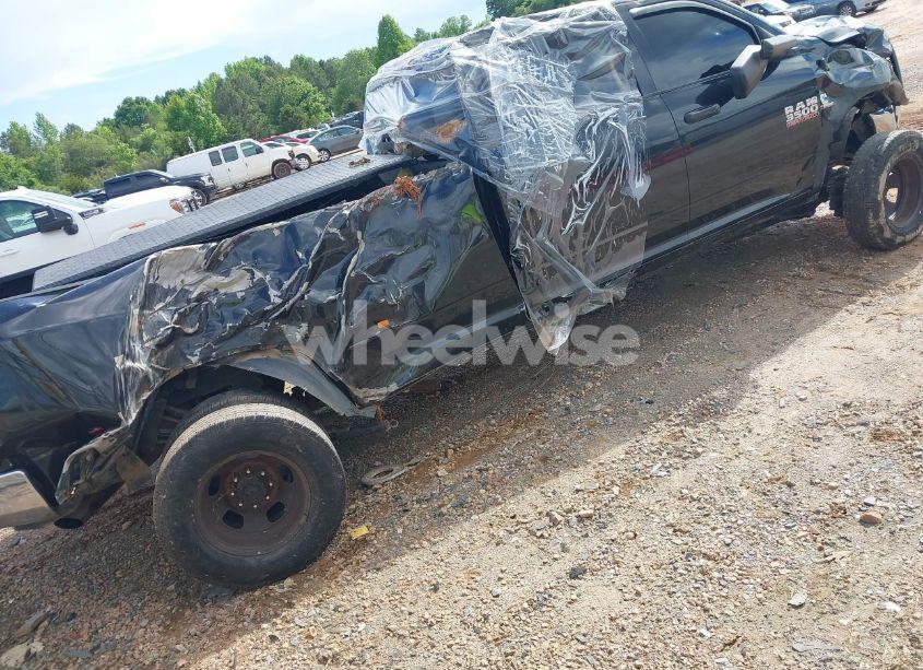 Photo 4 of 2018 Ram 3500 TRADESMAN 4X4 8' BOX (VIN 3C63RRGL7JG354710)